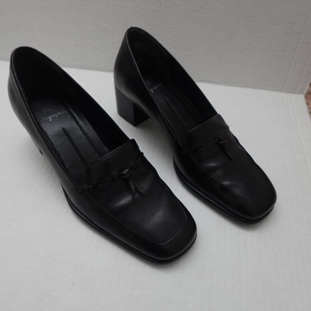 Easy Spirit Black Leather Comfort Heels Square Toe Sz 5.5M w/ Tassle Detail
